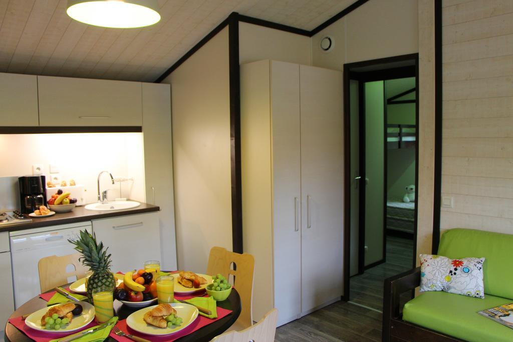Residence Lagrange Vacances - Les Cottages Varois Solliès-Toucas Exteriör bild