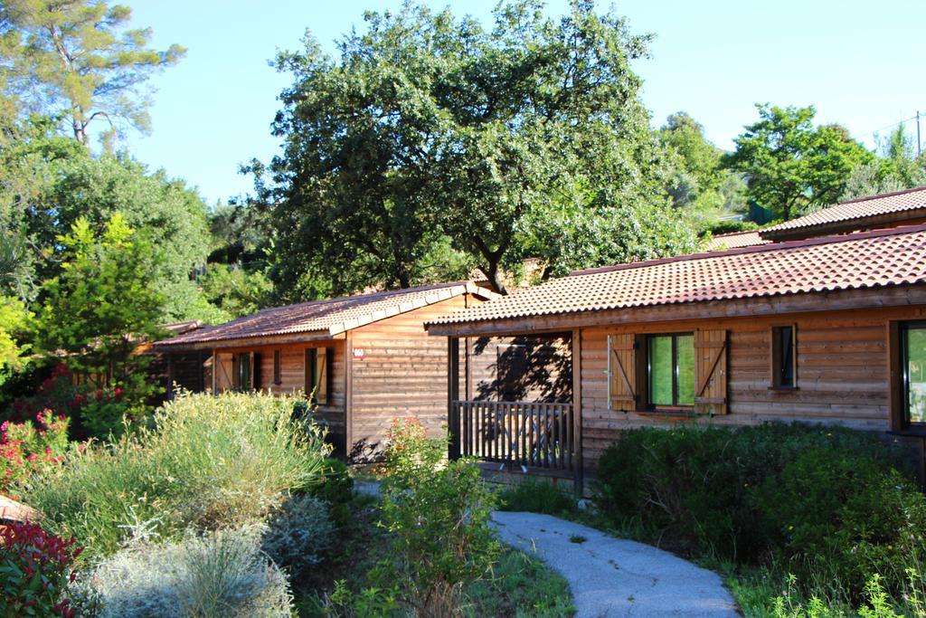 Residence Lagrange Vacances - Les Cottages Varois Solliès-Toucas Exteriör bild