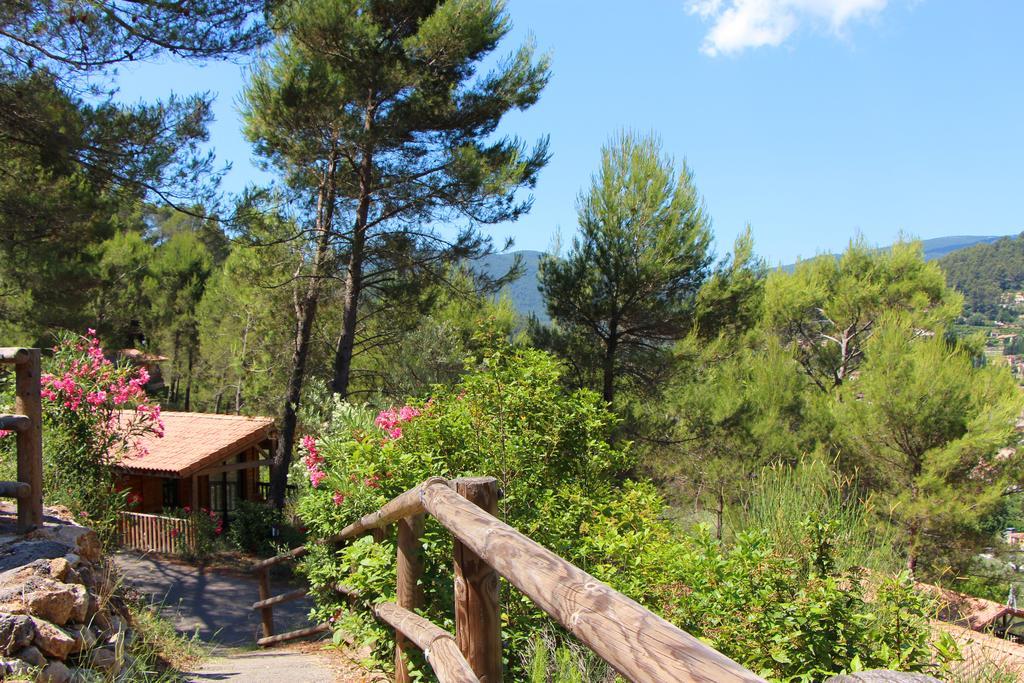Residence Lagrange Vacances - Les Cottages Varois Solliès-Toucas Exteriör bild