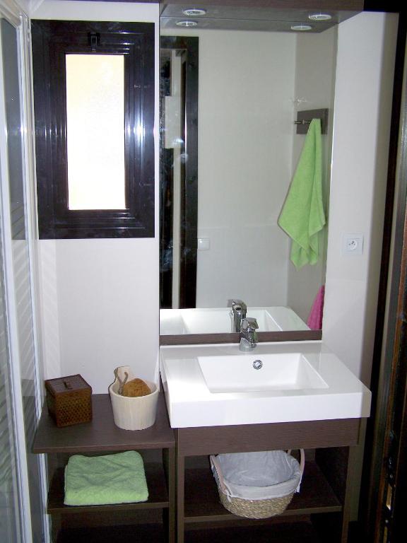 Residence Lagrange Vacances - Les Cottages Varois Solliès-Toucas Rum bild