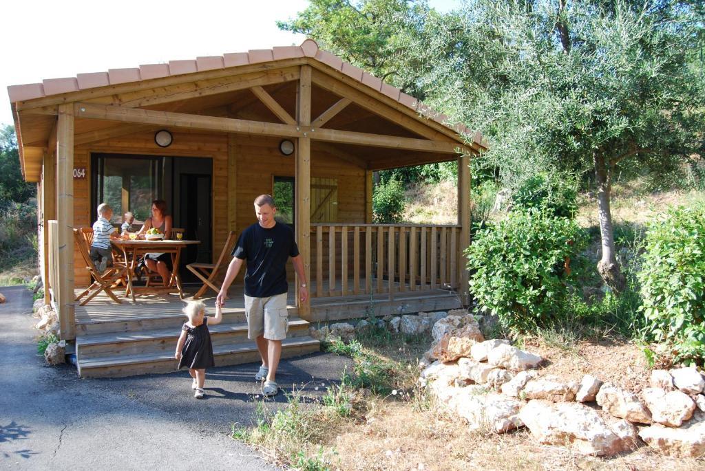 Residence Lagrange Vacances - Les Cottages Varois Solliès-Toucas Rum bild